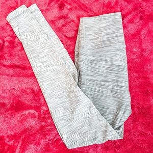 Lululemon wunder under leggings!